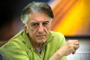 رضا کیانیان در زادروزش برای ایران نوشت